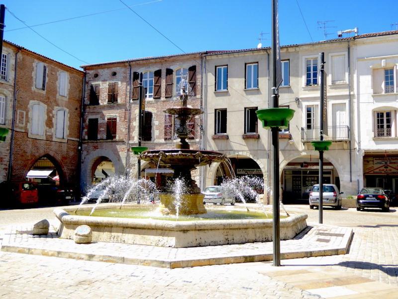Appartement Catharina Villeneuve-sur-Lot Exterior foto